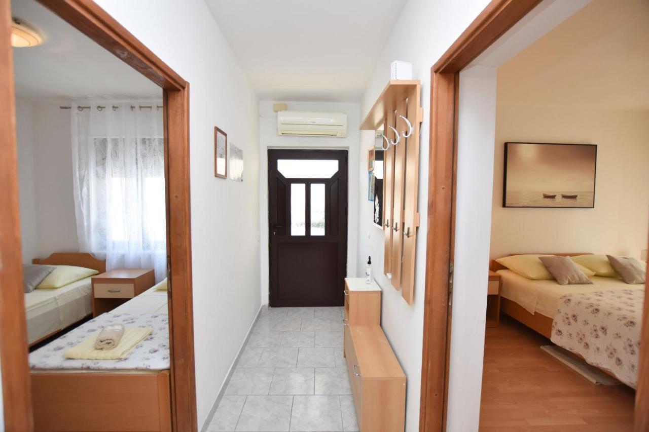 Apartments Tonja Примоштен Экстерьер фото