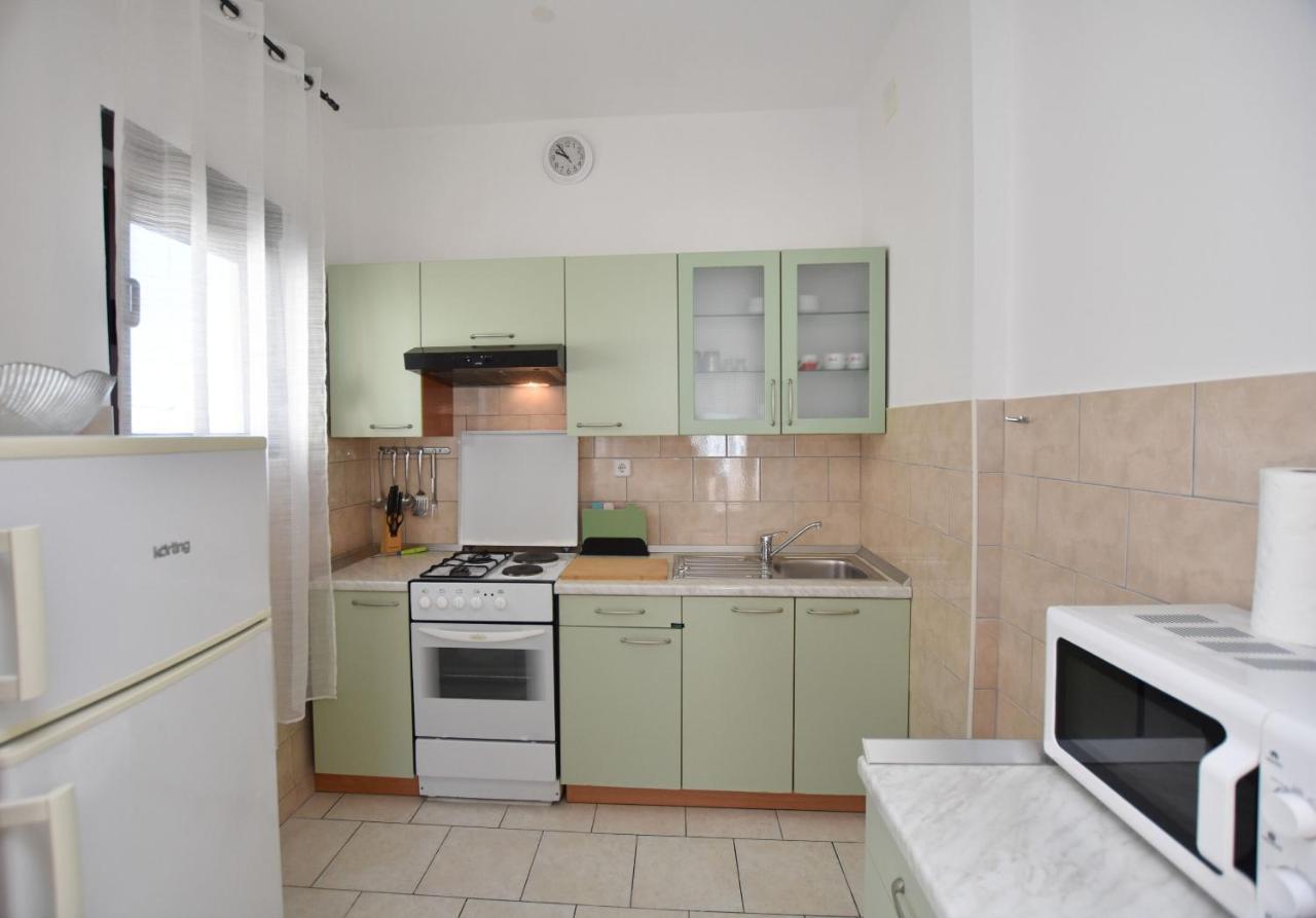Apartments Tonja Примоштен Экстерьер фото