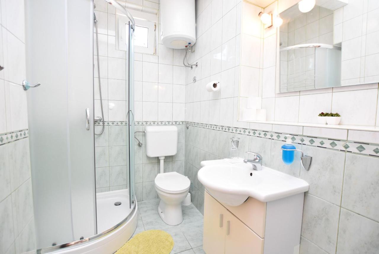 Apartments Tonja Примоштен Экстерьер фото