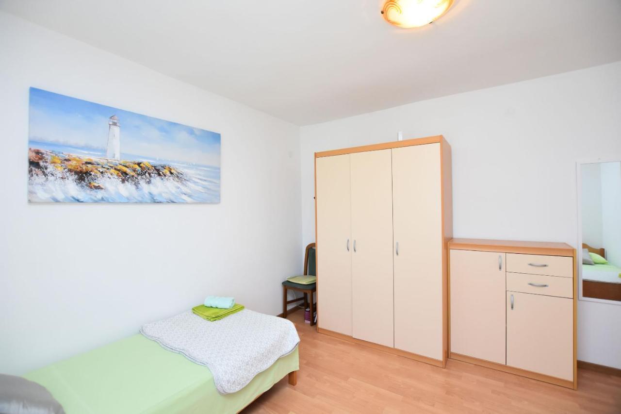 Apartments Tonja Примоштен Экстерьер фото