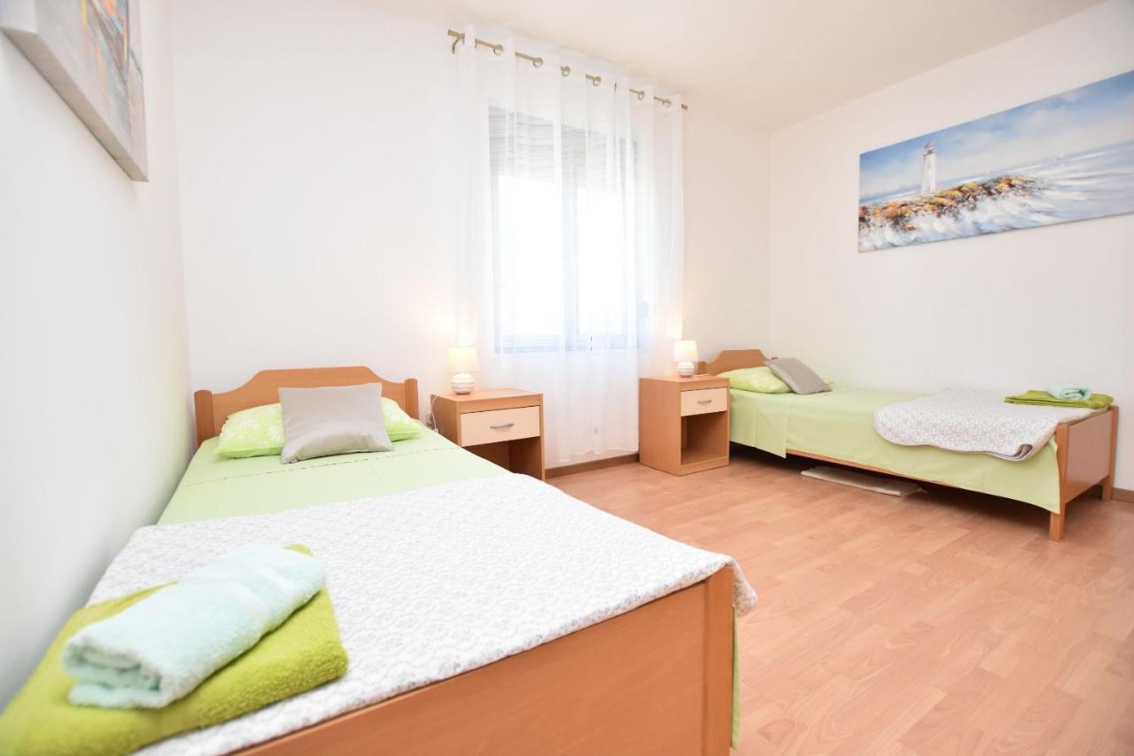 Apartments Tonja Примоштен Экстерьер фото